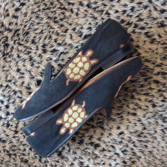 Stubbs & Wooten Turtle Needlepoint Loafers Sz. 7.5 - Picture 4 of 8